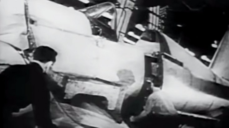 A Quick Look At How Quickly Corsairs Were Assembled Once Delivered | World War Wings Videos