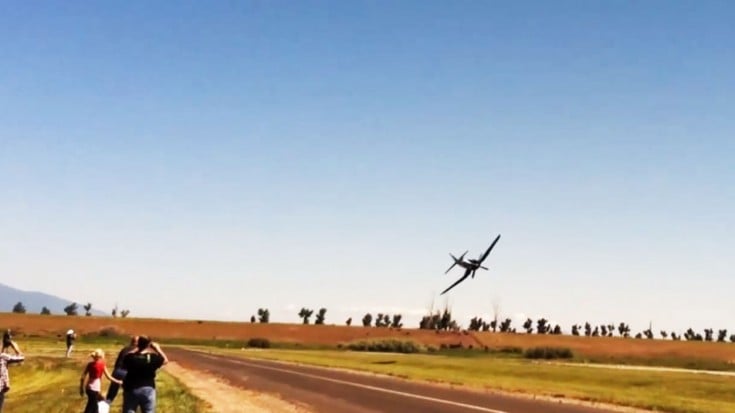 Corsair Messing Up Everyone’s Hair: 2 Low, High Speed Flybys | World War Wings Videos