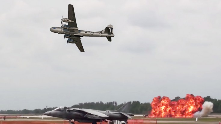 Fifi Gives Us A Fiery Show: B-29 Bomber During Sun N Fun Fly-in Show | World War Wings Videos