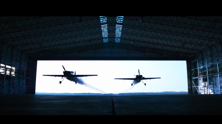 These Pilots Perform A Stunt So Thrilling It’ll Make You Sweat | World War Wings Videos