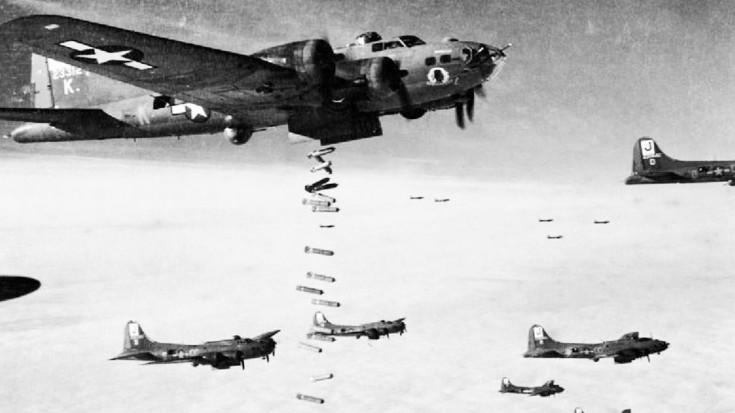 B-17 Squadrons Bombing Rome | World War Wings Videos