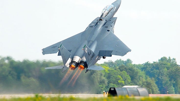 F-14, F-15 And 2 A-10s SCREAM Right Over The Cameraman | World War Wings Videos