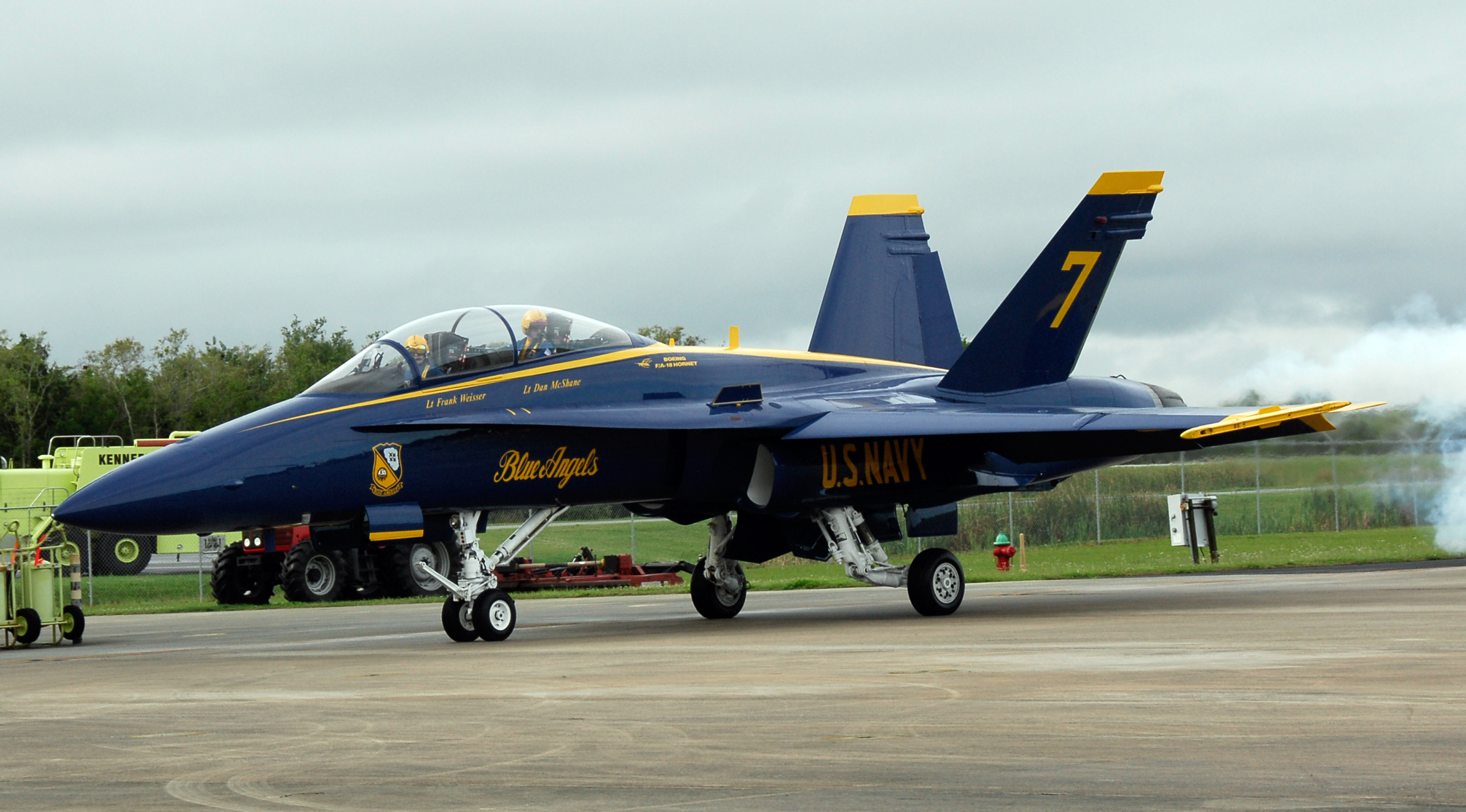 Blue Angel Two Seater | Blue Angel F-18 two seater giving 