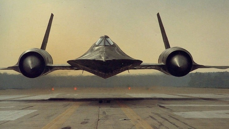 SR-71 Takes Off And Makes A HARD Bank Over Cameraman | World War Wings Videos