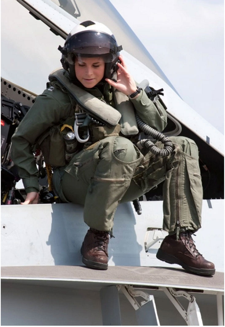 female fighter pilot