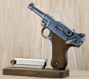 via gunauction.com