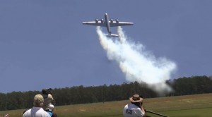 Skilled RC Pilot Puts A Huge B-29 In Flatspin