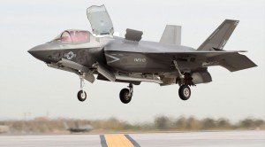 F-35 Makes Public Debut – See Its One New Trick