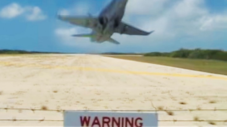 Behind The Scenes With Naval Aviators–KILLER flybys | World War Wings Videos