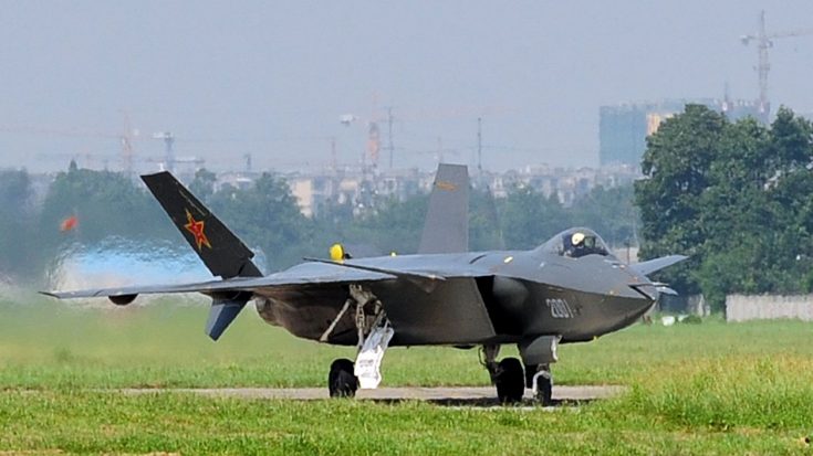 China’s Secret Weapon Revealed – The Chengdu J-20, F-35’s Worst Nightmare | World War Wings Videos