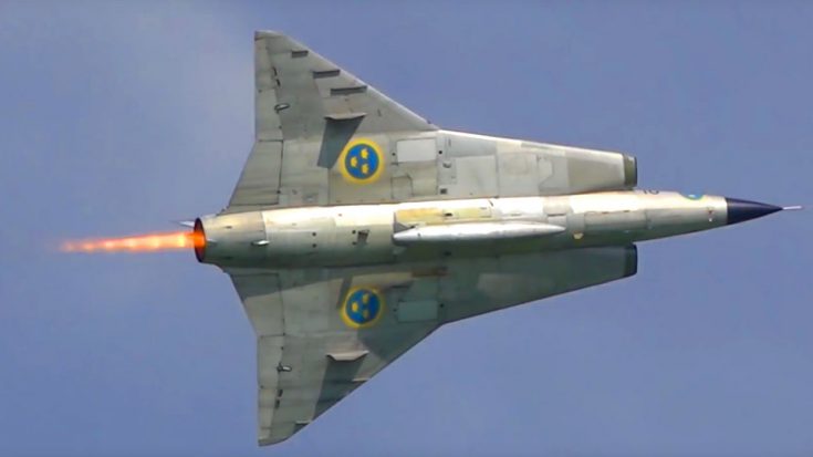 Draken Brings A Trail Of Flames And A Supersonic Roar | World War Wings Videos