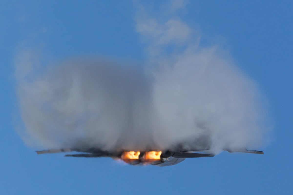 Supersonic F22 Roars Into The Sky At The Arctic Thunder Air Show