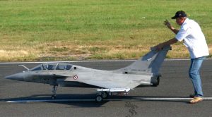 RC Rafale Fighter With Turbine Engine Touch And Go