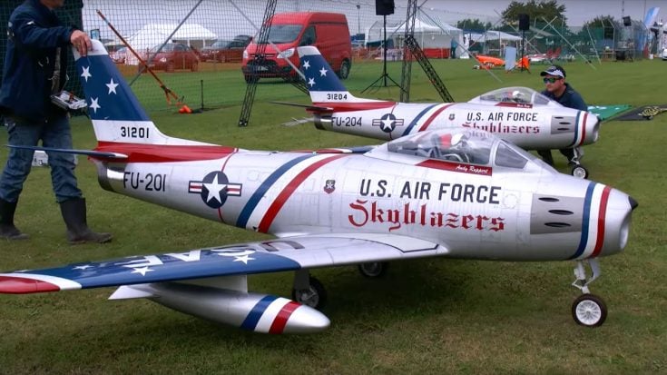 Enormous RC F-86 Sabers Soar - Hear Those Turbines From A Mile Away ...