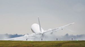 News | Plane Hits Hard And Aborts Landing Due To Intense Crosswinds