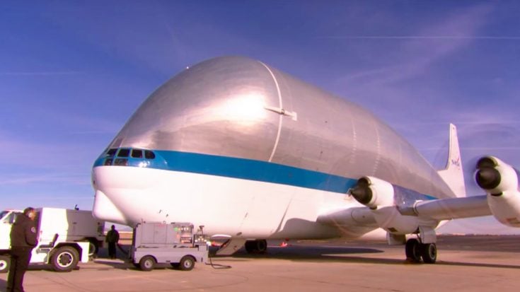 Freakishly Large Cargo Plane Can Carry NASA’s Space Shuttle | World War Wings Videos