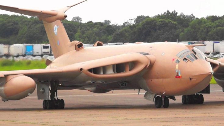 Victor Bomber Makes Loud Appearance At Airshow | World War Wings Videos