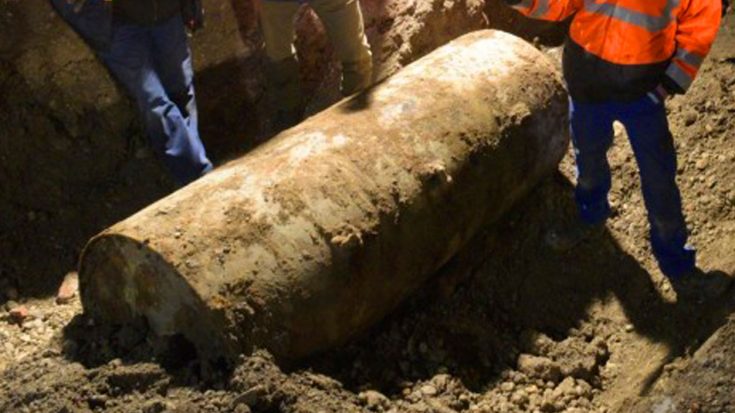Gigantic Bomb Causes Germany’s Biggest Evacuation Since WWII | World War Wings Videos