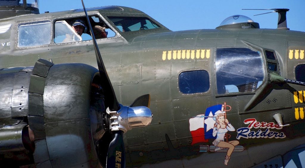 texas-raiders-b-17