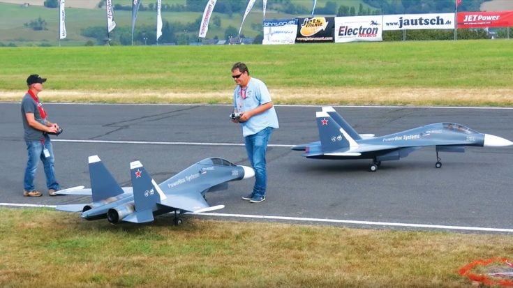 How These Guys Fly The Massive Rc Su-30s Is Seriously Incredible | World War Wings Videos