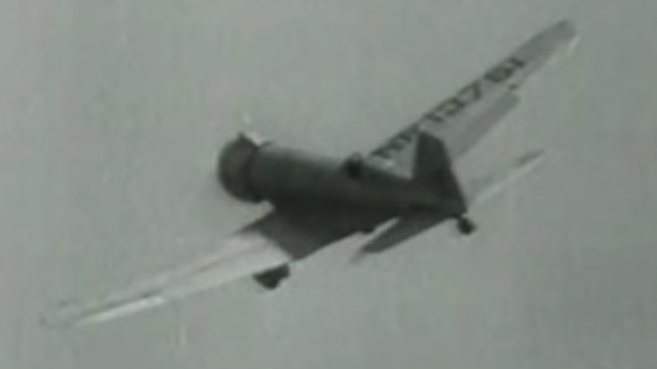 Footage of Howard Hughes Jr.’s Record Shattering H-1 Racer | World War Wings Videos