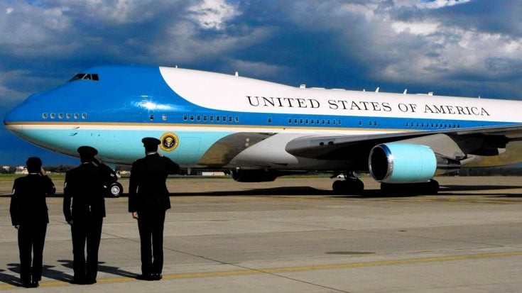 Officials Reveal That Air Force One Has A Major Problem – They Are Lucky No One Was Killed | World War Wings Videos