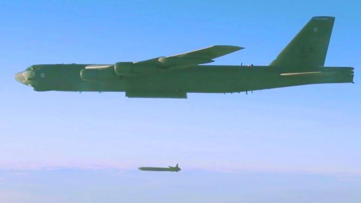 Colossal B-52 Bomber Unleashes $1 Million Nuclear Cruise Missile – 20 Feet Long And 3,000 Lbs | World War Wings Videos