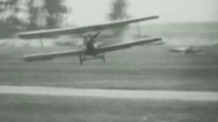 German Ace Performs A Dead Stick Loop And Side Slip Landing With Bi-Plane | World War Wings Videos