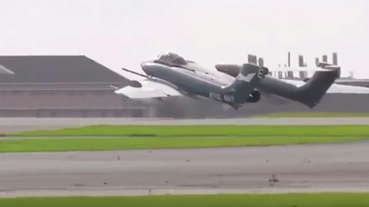 Sea Vixen’s Gears Jam Up- Pilot Forced To Make Belly Landing | World War Wings Videos
