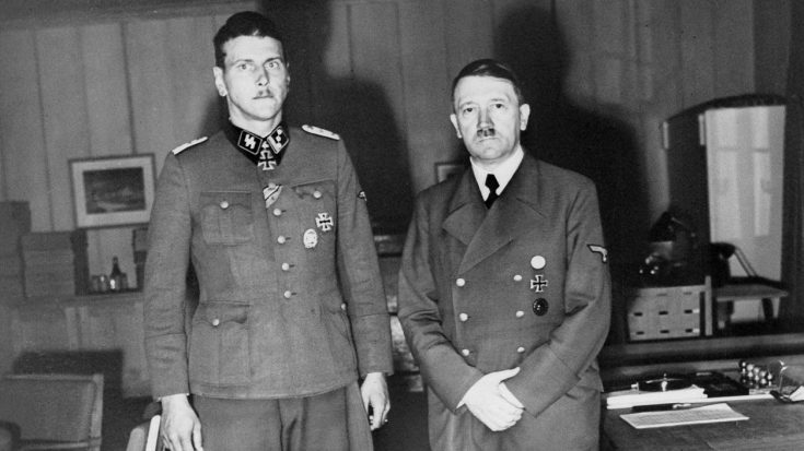 Most Dangerous Man In Europe – And It’s Not The Guy Standing On The Right | World War Wings Videos