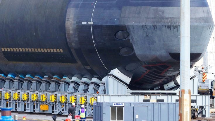 After 10 Years In The Making Great Britain Unleashes Their Biggest Submarine – That Thing Is Gigantic! | World War Wings Videos