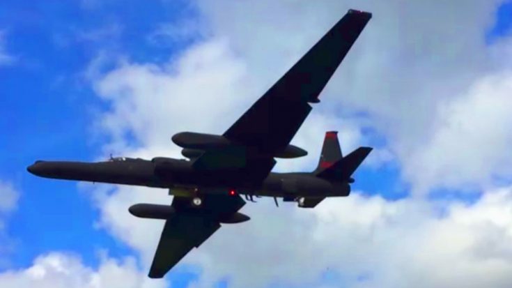 U-2 Dragon Lady Soars Right Overhead – Sound Unlike Anything You’ve Ever Heard! | World War Wings Videos