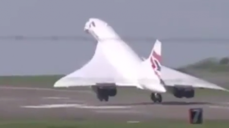 The Concorde Landing Flare- Tail Gets Close To The Ground | World War Wings Videos