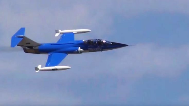 Here’s An Incredible Demo Of An F-104-No Music Just Pure Jet Power | World War Wings Videos