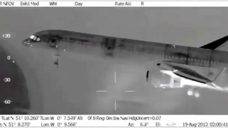 Fantastic Thermal Video Of Plane Landing-Keep Your Eyes On The Tires | World War Wings Videos