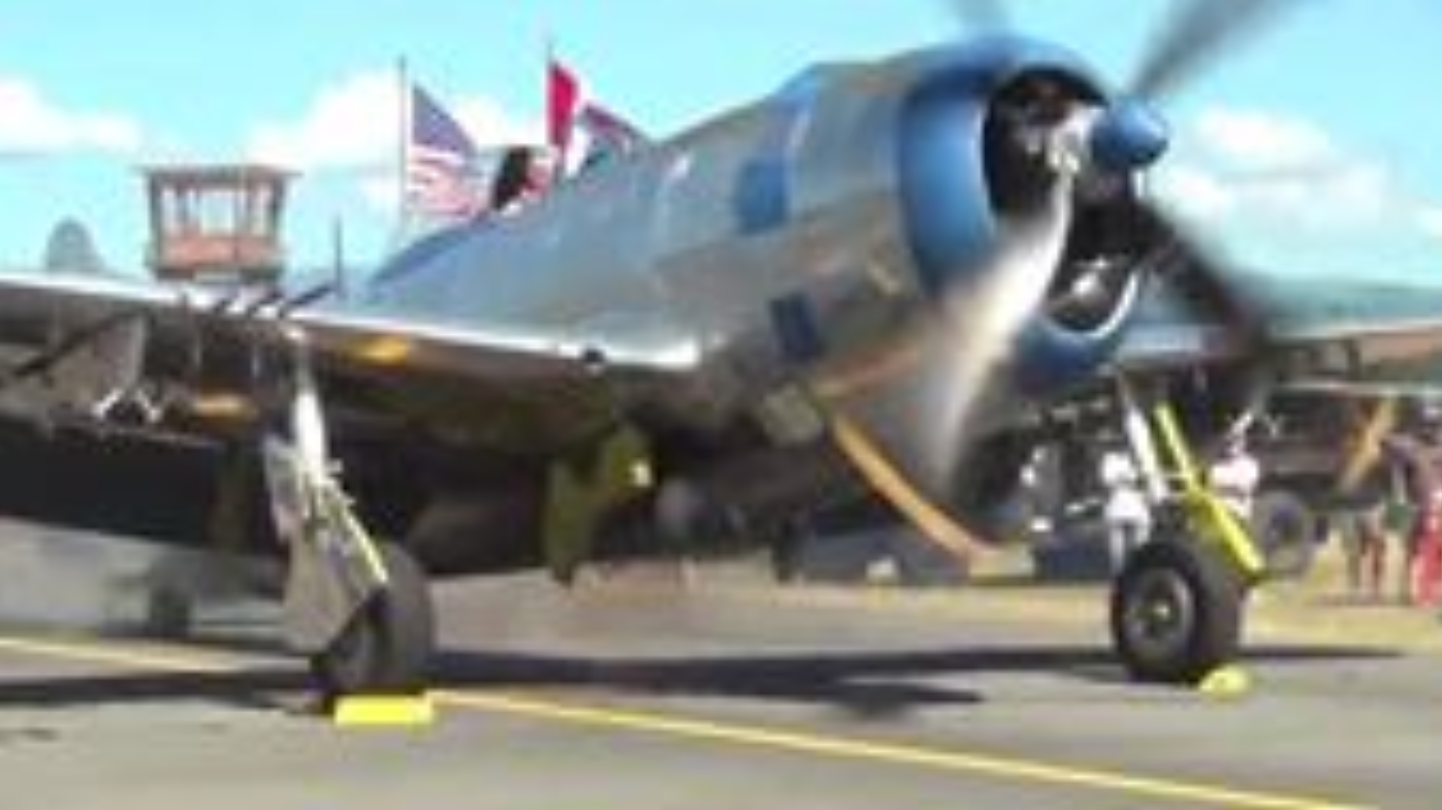 P-47 Thunderbolt Startup: Pratt  Whitney R-2800 Double Wasp 2 Row 18  Cylinder Radial Engine - World War Wings