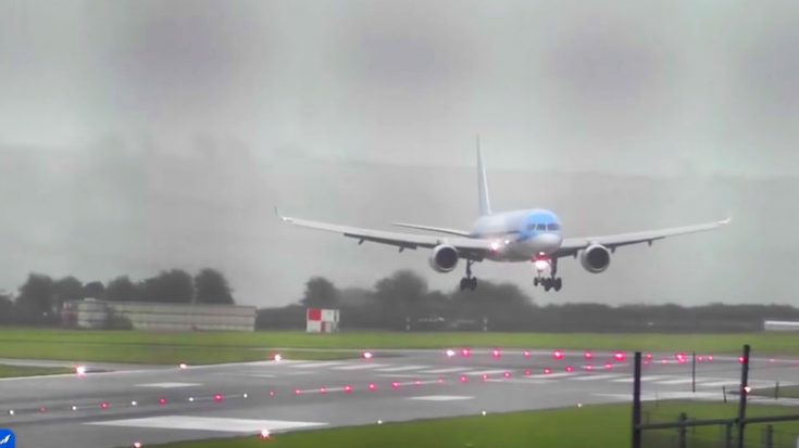 Expert Pilot Just Nailed A 40 Knot-Crosswind Landing During Worst Storm In 30 Years | World War Wings Videos