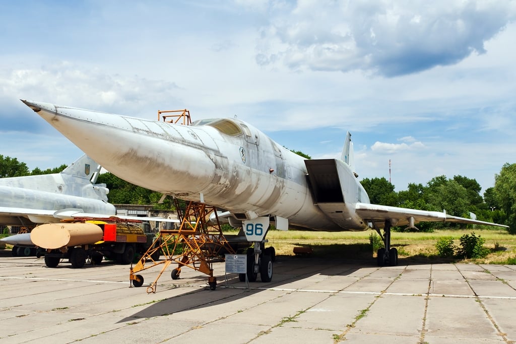 Russian Tu-22M3 Backfire - Dropping Bombs And Getting An Upgrade ...