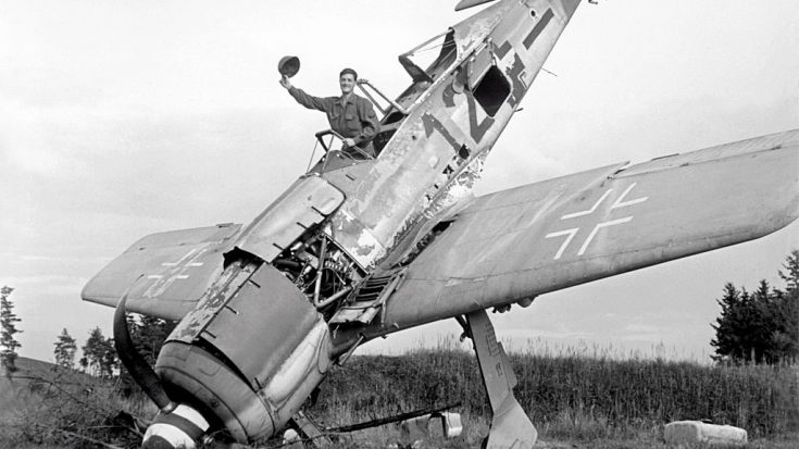 This Huge Mistake Got These Focke Wulf 190s Captured By An Armored Car | World War Wings Videos