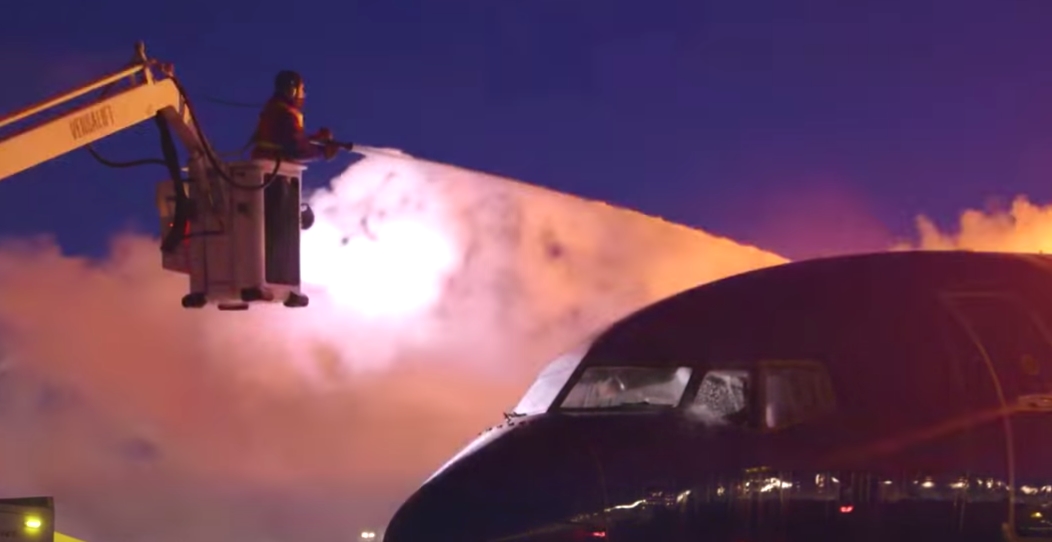 Polar Blast Here's How To DeIce A Plane World War Wings