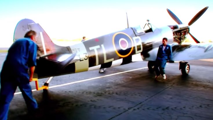 Rare WWII Spitfire Gets Packed For Shipping – There Are A Few Risks | World War Wings Videos