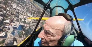 Veteran Flies WWII Plane For 1st Time In 80 Years