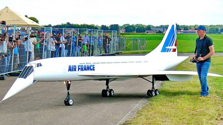 1:6 Scale Model Concorde – It’s Really Big | World War Wings Videos