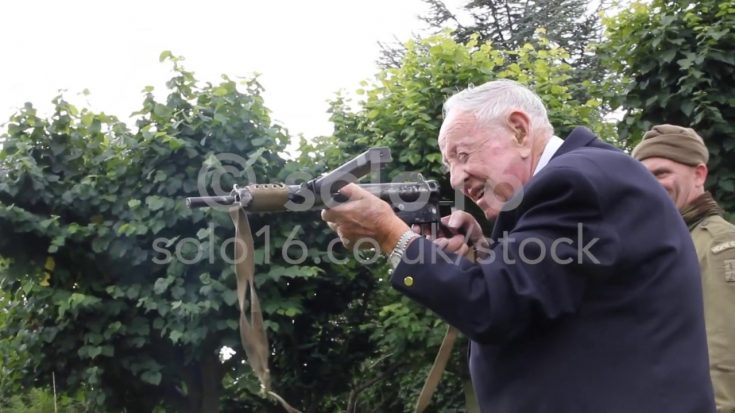 WW2 British Resistance Veteran Fires Sten Gun After 70 Years | World War Wings Videos