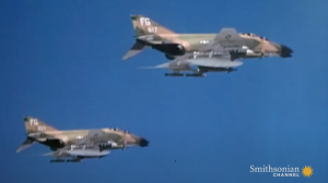 F-4 Phantoms take on Vietnmaese MiG-21’s In Dogfight