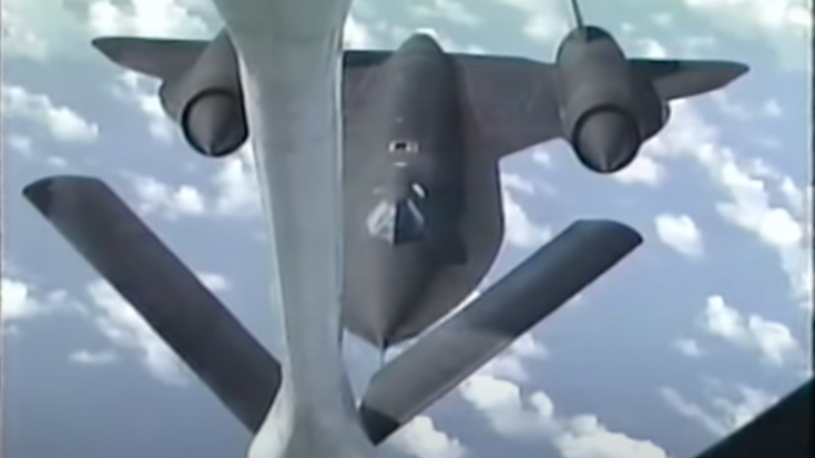SR-71 Inflight Refueling 1989 | World War Wings Videos