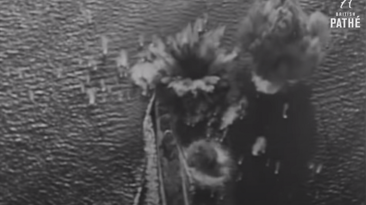 US Dive Bombers Attack Japanese Warships (1944) | World War Wings Videos