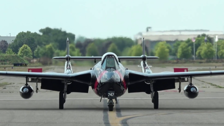 DH-112 Venom Cartridge Start and Flyover | World War Wings Videos
