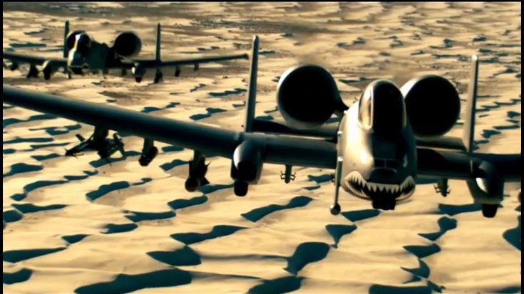 A-10 Thunderbolt and AC-130 Gunship Transformers Desert Battle Scene | World War Wings Videos