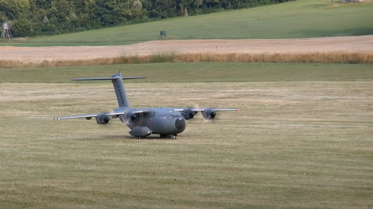 AIRBUS A400M GIGANTIC RC SCALE | World War Wings Videos
